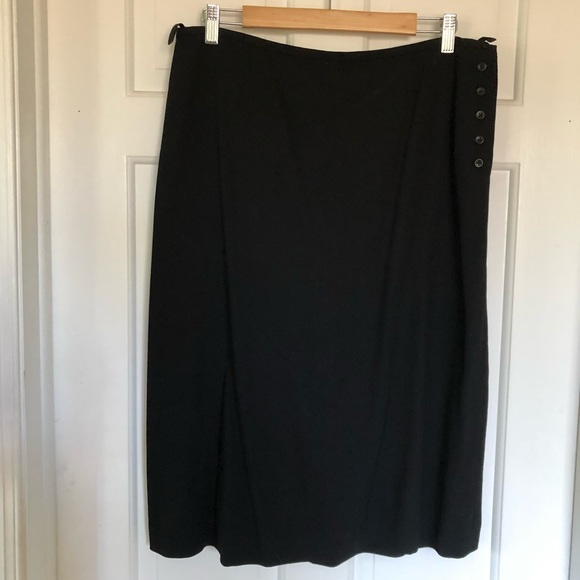 Banana Republic • Wool suiting Side Button Skirt - Picture 5 of 6